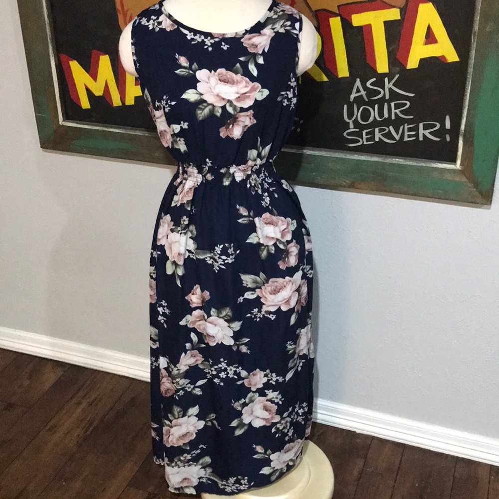 Vintage Floral Sleeveless Maxi Dress